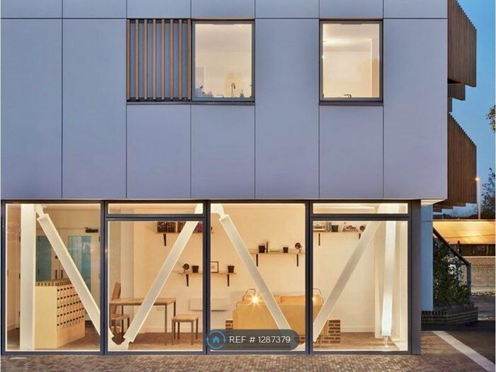 1 Bedroom Flat To Rent In Paxton House, London, SE25