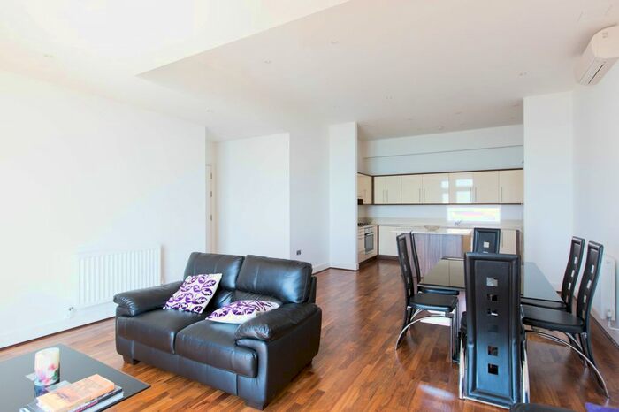 3 Bedroom Flat To Rent In Church Road, Southend On Sea, SS1