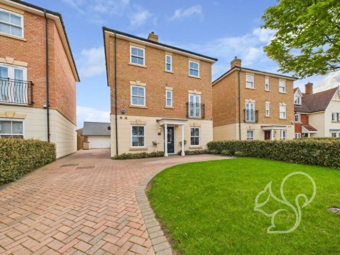 5 Bedroom Town House For Sale In Woodlands Park Drive, Dunmow, CM6