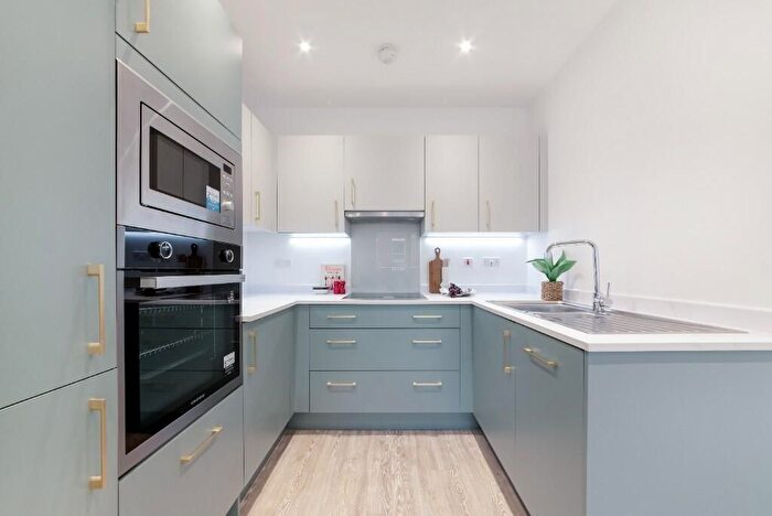 1 Bedroom Flat To Rent In Dukes Road, Wood Street, Walthamstow, E17