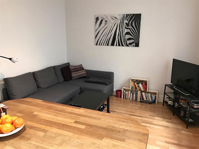 1 Bedroom Apartment To Rent In Castle Chambers, City Centre, CF10