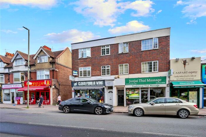 1 Bedroom Apartment To Rent In Hersham Road, Walton-On-Thames, Surrey, KT12