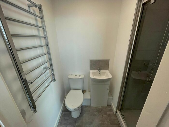 1 Bedroom Flat To Rent In Colonnade House, Sunbridge Road, Bradford, Uk, BD1