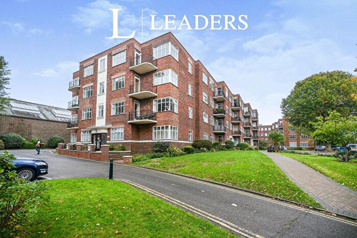 3 Bedroom Flat To Rent In Dyke Road, Brighton, East Sussex, BN1