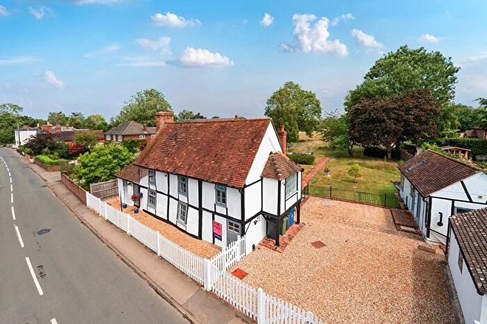 3 Bedroom Detached House For Sale In The Street, Shurlock Row, RG10