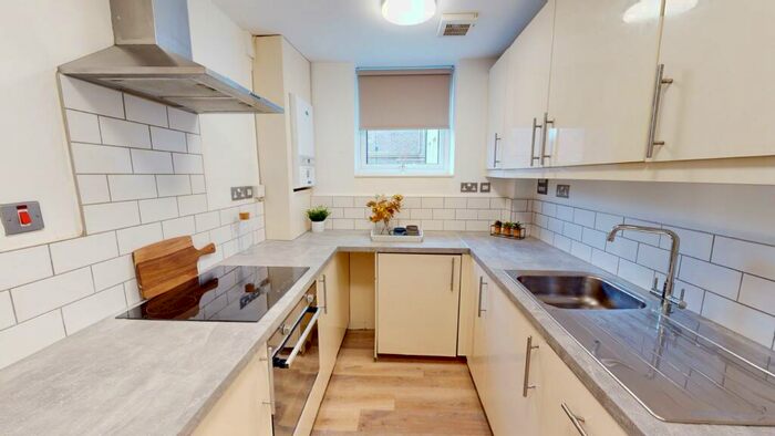 5 Bedroom Apartment To Rent In Osborne Road, NE2