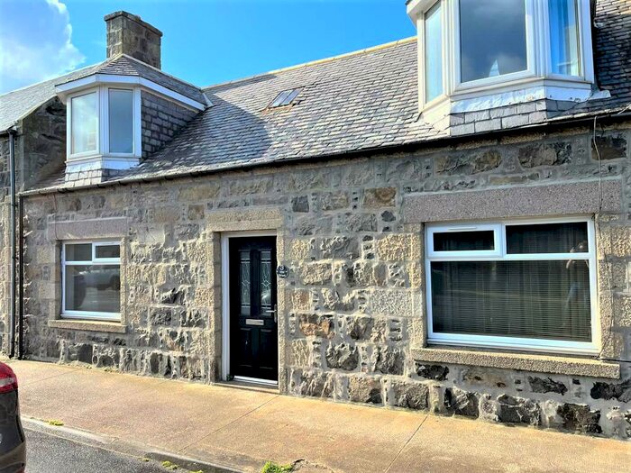 3 Bedroom Semi-Detached Bungalow For Sale In Mid Street, Aberdeen, AB43