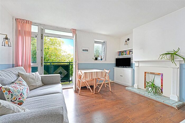 2 Bedroom Flat To Rent In Avon Road, Walthamstow, London, E17