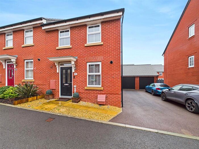 3 Bedroom Semi-Detached House For Sale In Pipit Close, Hardwicke, Gloucester, Gloucestershire, GL2