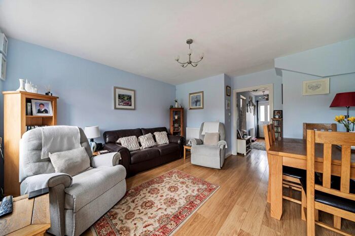 2 Bedroom Detached House For Sale In Aylesbury, Buckinghamshire, HP20