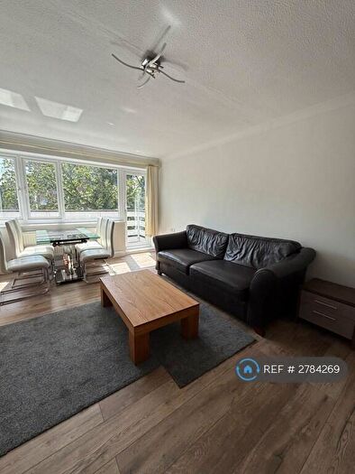 2 Bedroom Flat To Rent In Athelney Court, Bournemouth, BH1