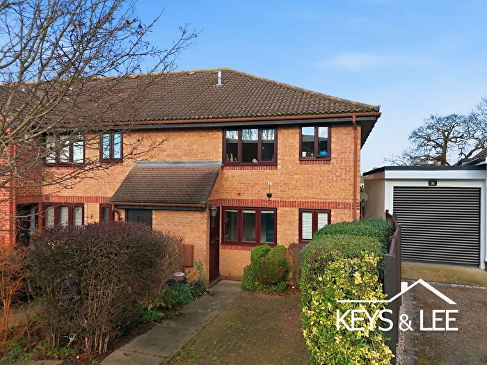 1 Bedroom Studio For Sale In Henham Court, Mowbrays Road, Romford, RM5