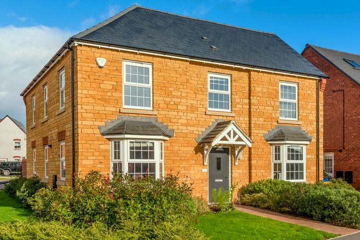 4 Bedroom Detached House For Sale In Brooks Drive, Harbury, CV33