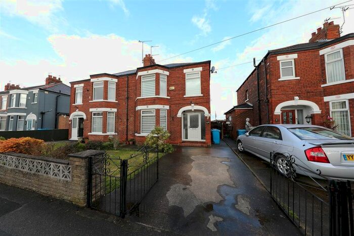 3 Bedroom Semi-Detached House To Rent In Woldcarr Road, Hull, HU3