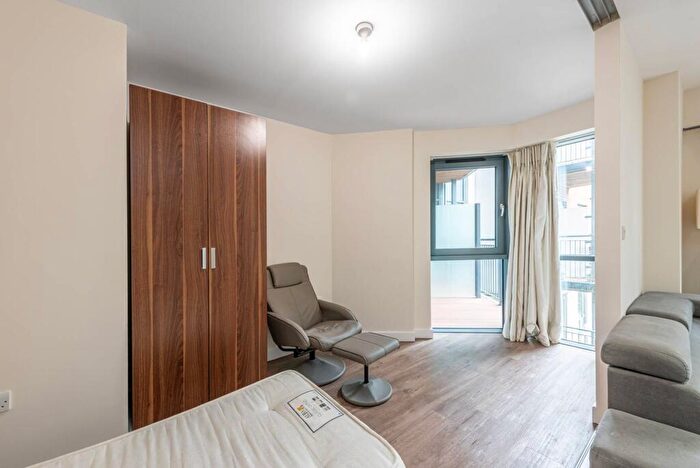 2 Bedroom Flat For Sale In Aerodrome Road, Colindale, London, NW9