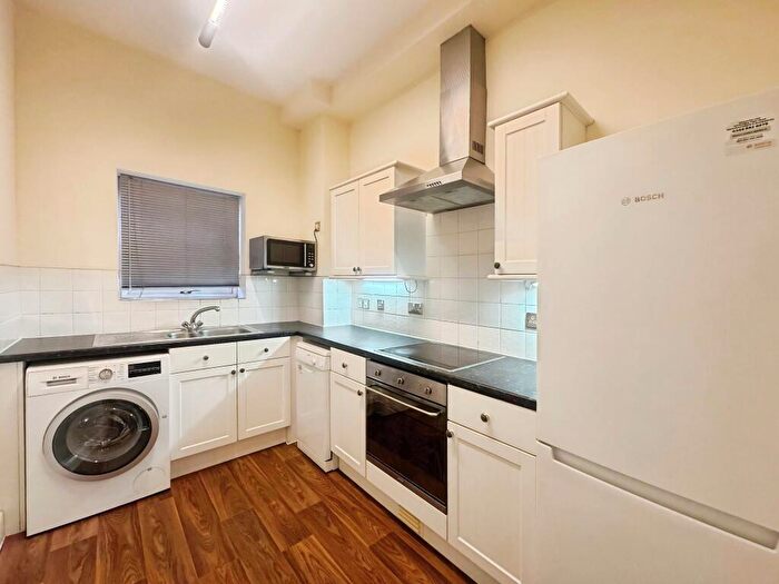 1 Bedroom Flat To Rent In Ashburnham Road, Bedford, MK40
