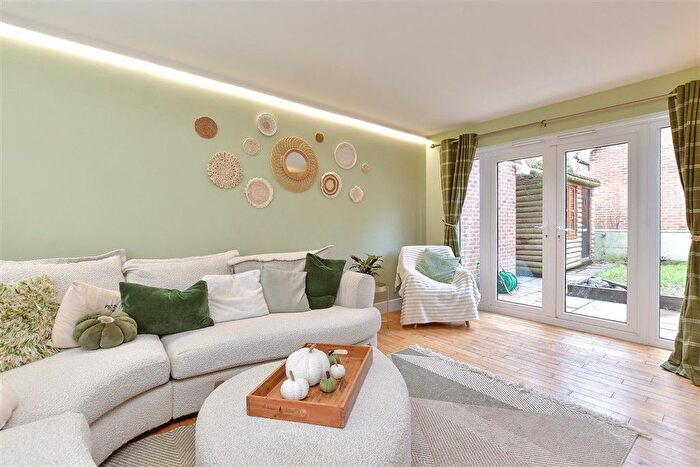 4 Bedroom Link Detached House For Sale In Baxendale Way, Uckfield, East Sussex, TN22