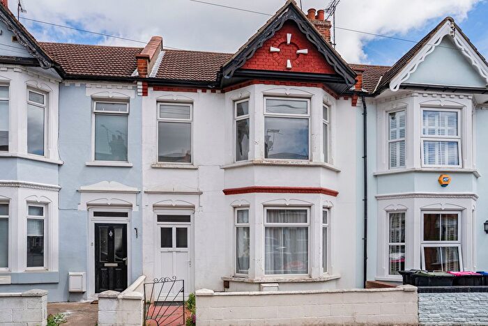 3 Bedroom Property For Sale In Beaufort Street, Southend-On-Sea, SS2