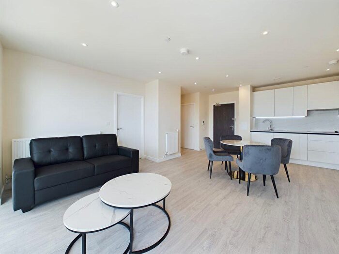 2 Bedroom Flat To Rent In Harrow – Bedrooms Flat, HA1