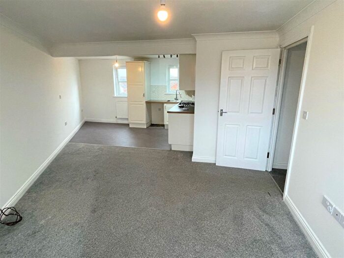 2 Bedroom Flat To Rent In Oxford Street, Burnham-On-Sea, TA8