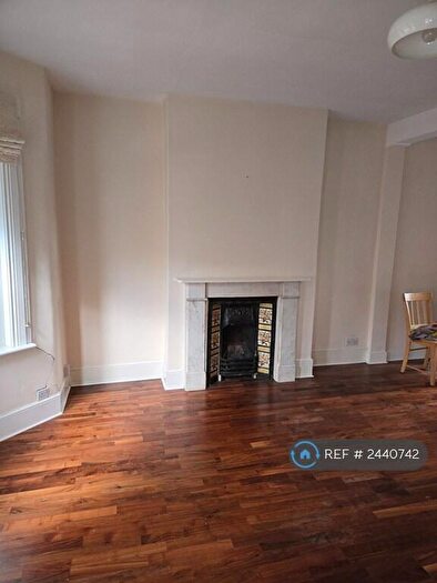 1 Bedroom Flat To Rent In Bush Road, London, SE8