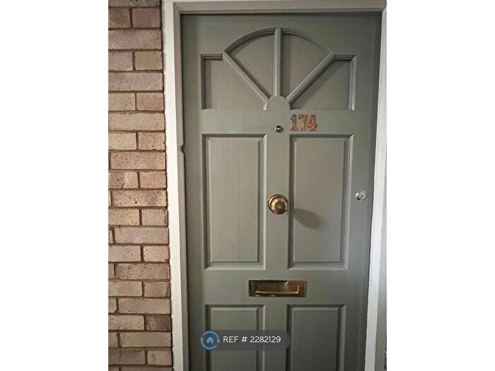 2 Bedroom Flat To Rent In Newnham Court, Ipswich, IP2