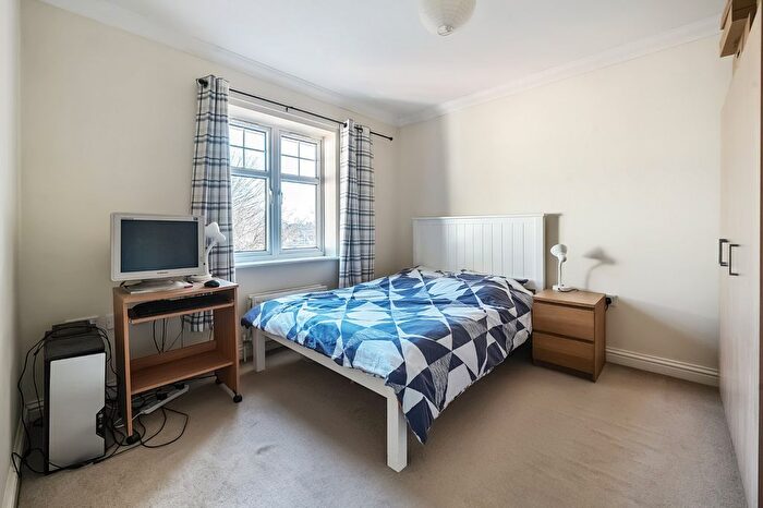 2 Bedroom Flat For Sale In Causton Gardens, Eastleigh, Hampshire, SO50