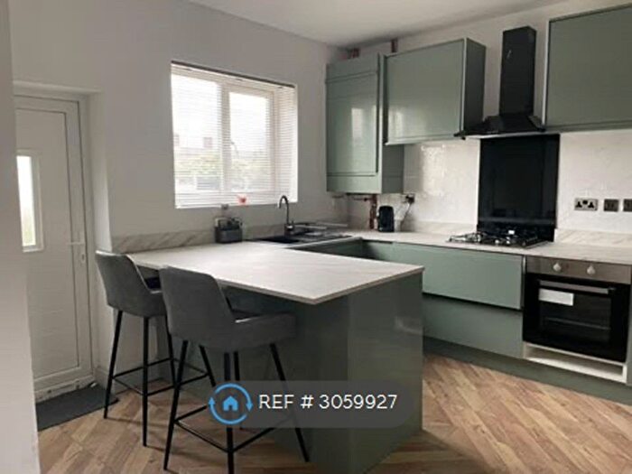 3 Bedroom Terraced House To Rent In St James St, Bolton, BL4