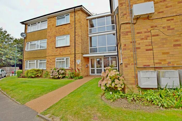 3 Bedroom Apartment To Rent In Carlingford Court, Victoria Drive, Bognor Regis, PO21