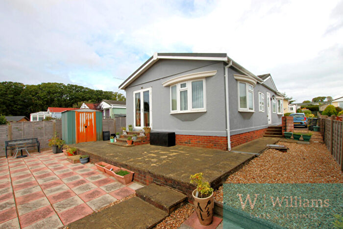 2 Bedroom Park Home For Sale In Medina Park, Folly Lane, East Cowes, Isle Of Wight, PO32