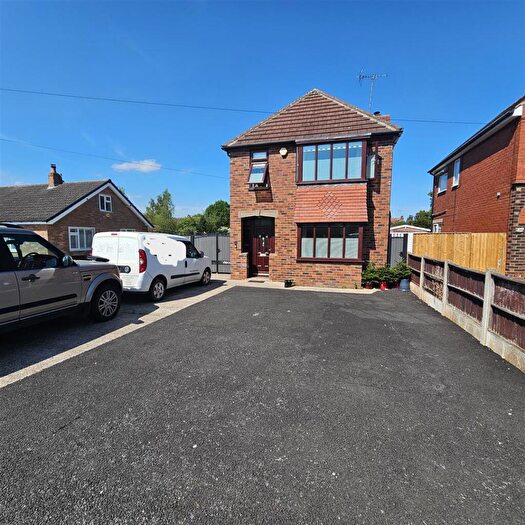 3 Bedroom Detached House For Sale In Long Lane, Carlton-In-Lindrick, Worksop, S81