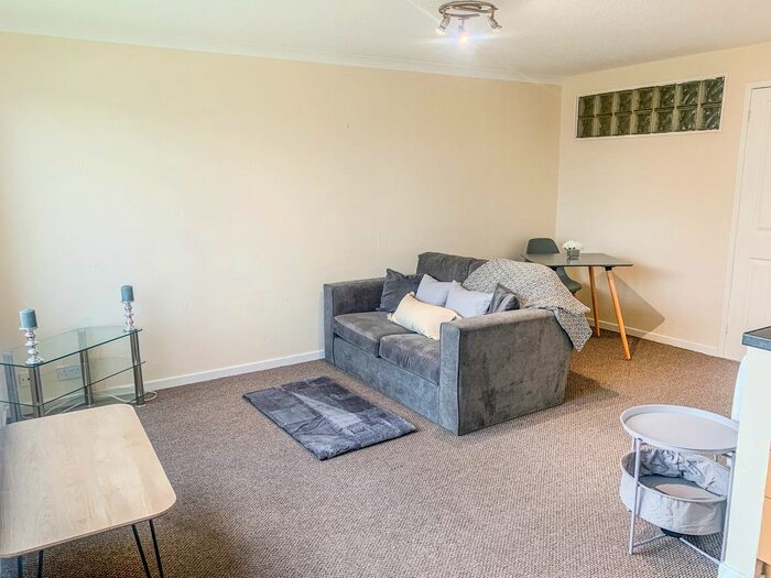 1 Bedroom Flat To Rent In Hilton Court, Inverness, IV2