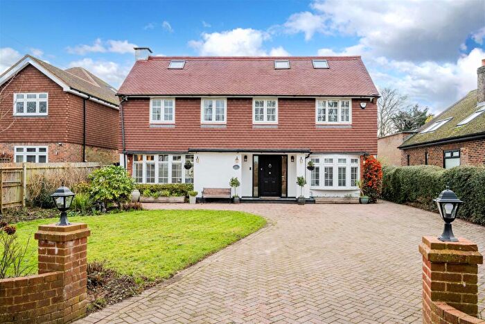 6 Bedroom Detached House For Sale In Cunningham Road, Banstead, SM7