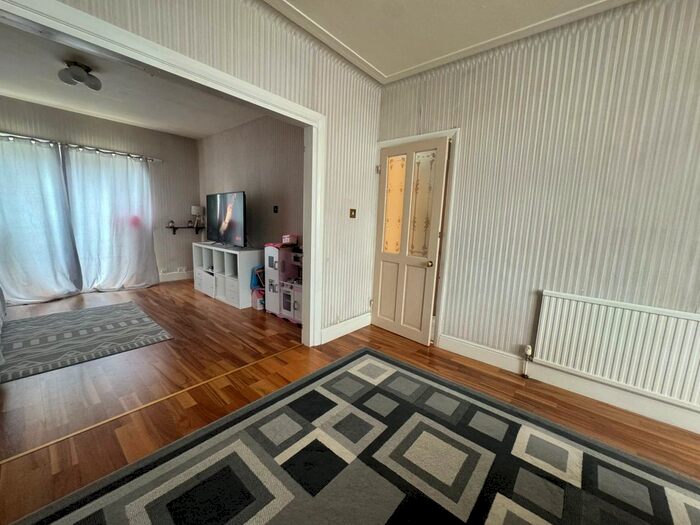 3 Bedroom Semi-Detached House To Rent In Mayesford Road, Chadwell Heath, Romford, RM6