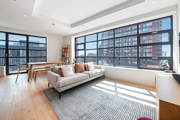 2 Bedroom Flat For Sale In Defoe House, London City Island, E14