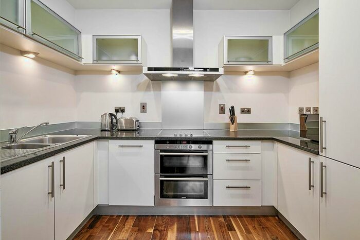 1 Bedroom Flat To Rent In Discovery Dock East, South Quay Square, South Quay, Canary Wharf, London, E14