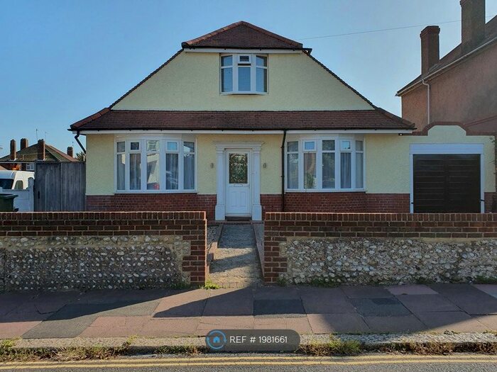 5 Bedroom Detached House To Rent In Ladydell Road, Worthing, BN11