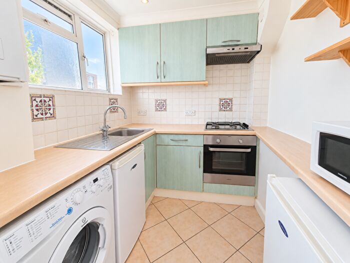 2 Bedroom Flat To Rent In East Road, Old St, N1