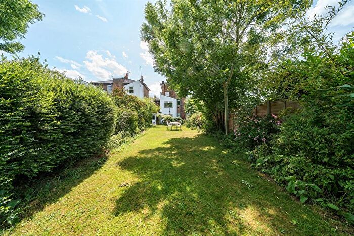 2 Bedroom Flat For Sale In Denmark Road, London, W13