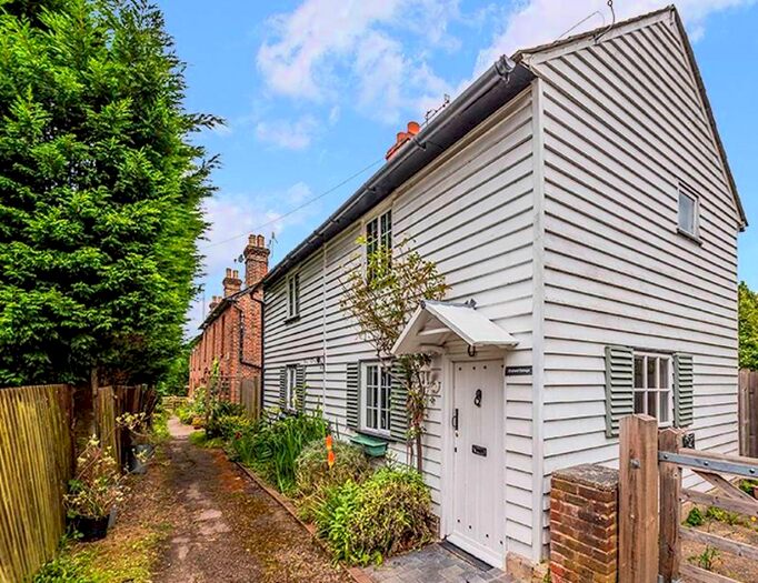 3 Bedroom Detached House To Rent In Quality Street, Redhill, Merstham, RH1