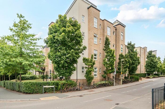 2 Bedroom Flat For Sale In Hut Farm Place, Chandler's Ford, SO53