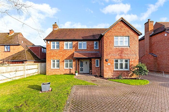 4 Bedroom Country House For Sale In High Gables, Eversley, RG27