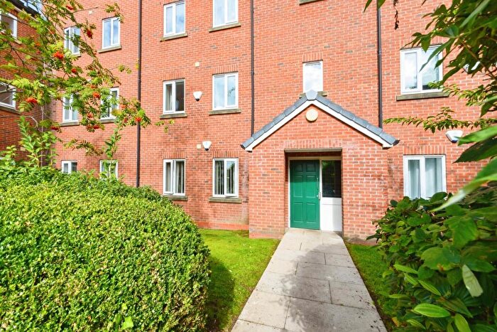 2 Bedroom Flat For Sale In Harriet Street, Worsley, Manchester, Greater Manchester, M28