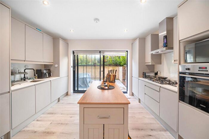 2 Bedroom Flat To Rent In Southend Road, Beckenham, BR3