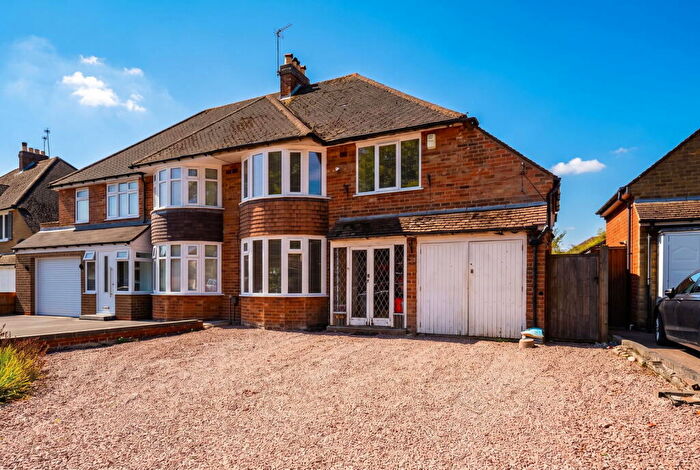 3 Bedroom Semi Detached House For Sale In Danford Lane, Solihull, B91