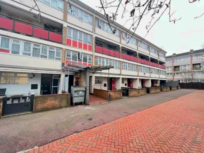 4 Bedroom Flat To Rent In Brabazon Street, Poplar, E14
