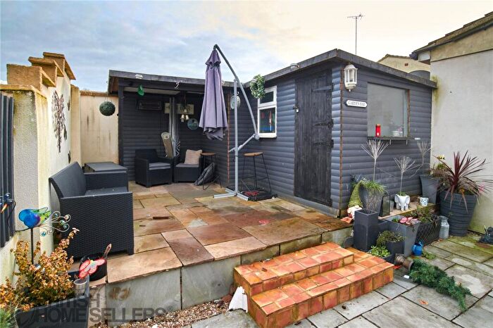 3 Bedroom End Of Terrace House For Sale In Home Farm, Highworth, Swindon, Wiltshire, SN6