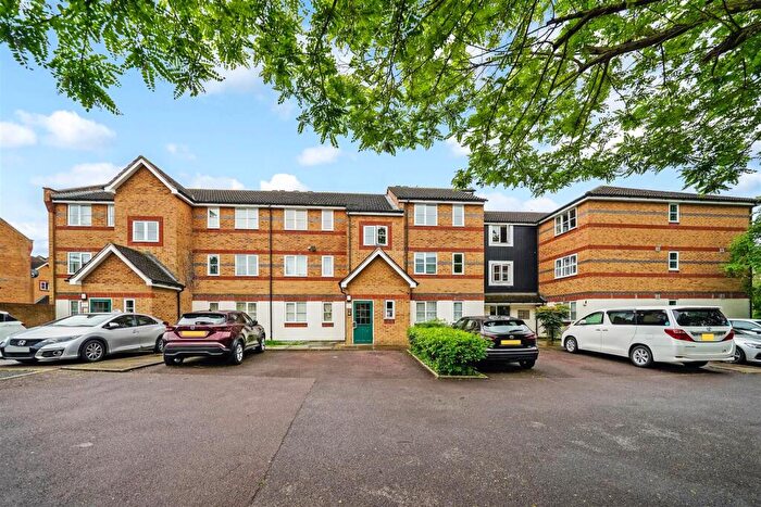 1 Bedroom Flat For Sale In Polsten Mews, Enfield, EN3