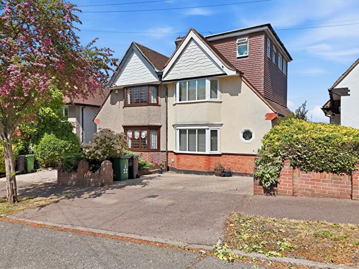 3 Bedroom Semi-Detached House For Sale In Heriot Avenue, Chingford, E4