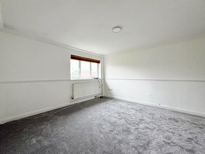 1 Bedroom Maisonette To Rent In Coltsfoot Green, Luton, LU4